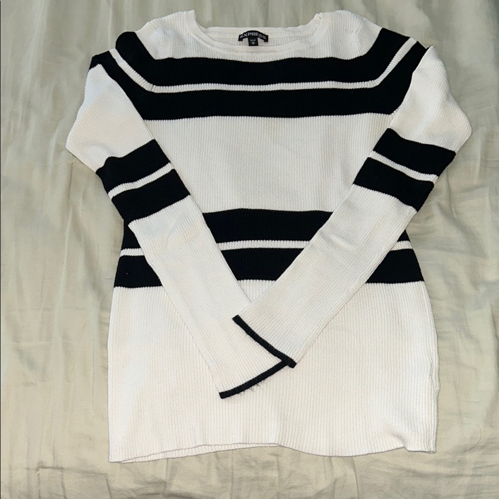 H&M Black and White Crew Neck Sweater